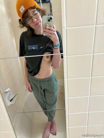 Full leaked Redhotpearlx page private photo
