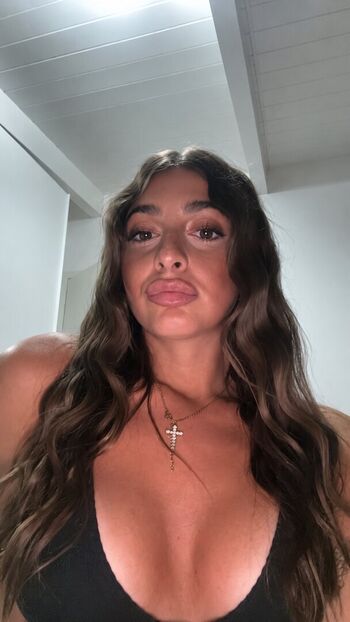 Full leaked Rhyja ass private photo