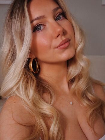 Full leaked Rianabailey private photo