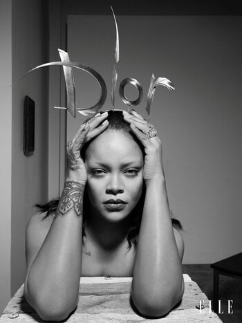 Full leaked Rihanna  page private photo