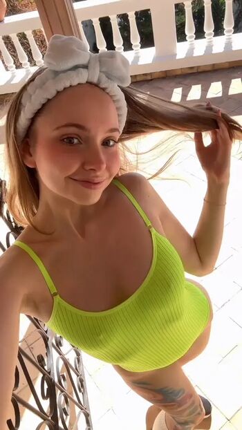Full leaked Riley kitten private photo