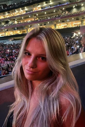 Leaked Olivia kirsch/ private photo viral onlyfans