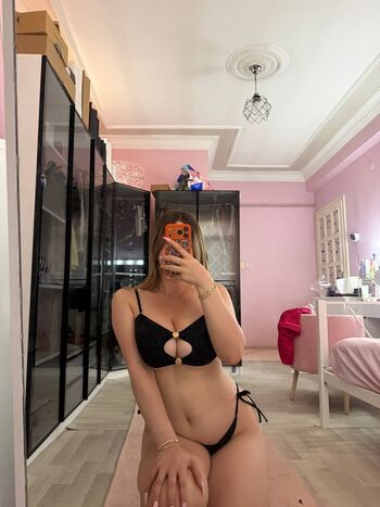 Full leaked Riribebe page private photo