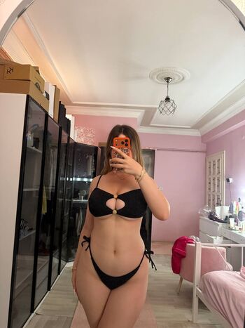 Full leaked Riribebe page private photo