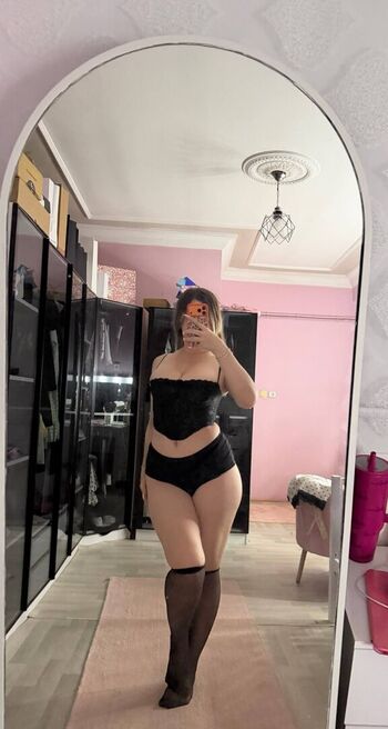 Full leaked Riribebe page private photo