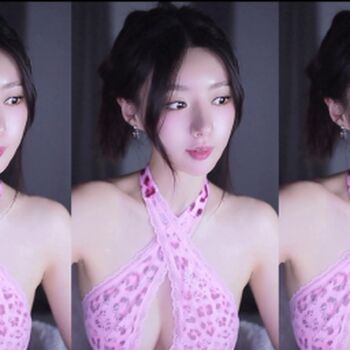 Full leaked Riribebe page private photo