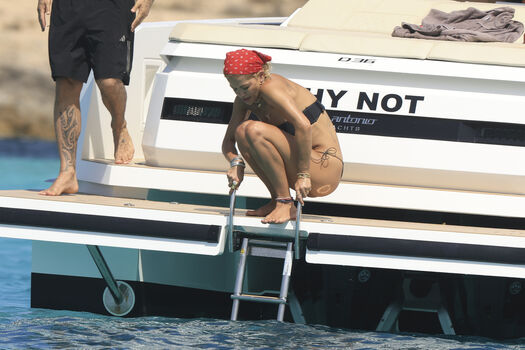 Full leaked Rita ora page private photo