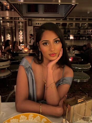 Full leaked Riya b private photo