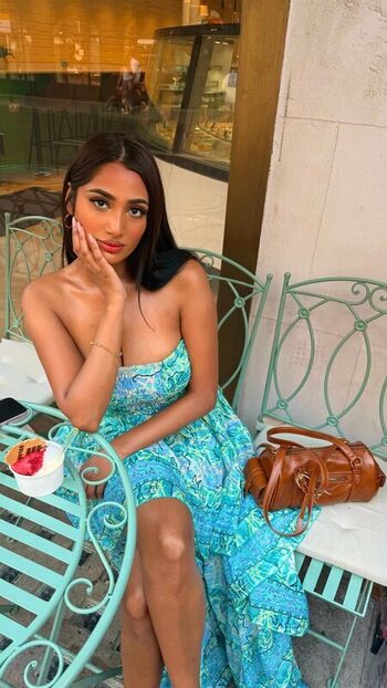 Full leaked Riya b private photo