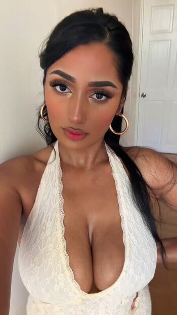 Full leaked Riya b private photo