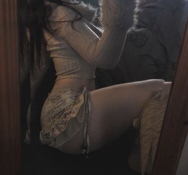 Full leaked Robyn page private photo