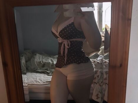 Full leaked Robyn private photo