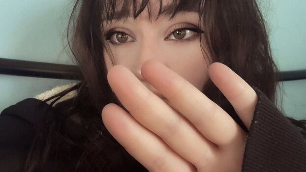 Full leaked Robyn page private photo