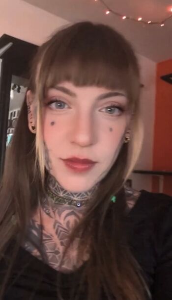 Full leaked Rollerbunny private photo