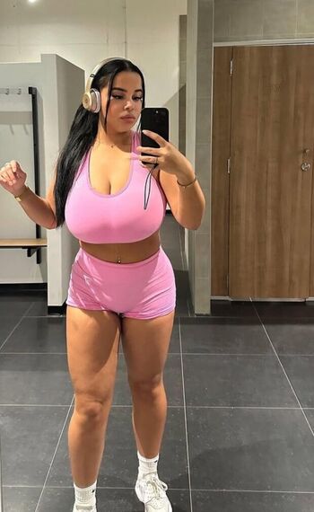Full leaked Romyisabellaa private photo