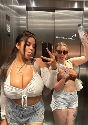 Full leaked Romyisabellaa private photo