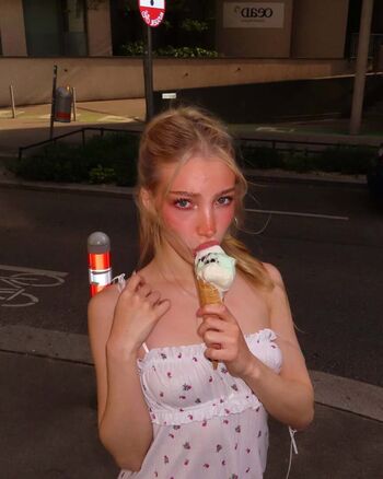 Full leaked Rosegnlz private photo