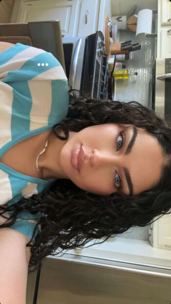 Full leaked Roseistheart private photo