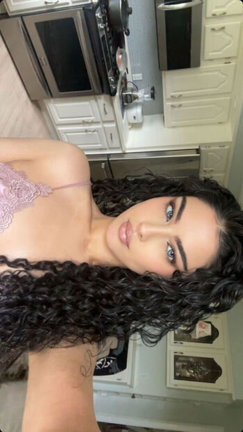 Full leaked Roseistheart private photo