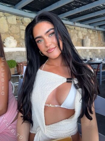 Full leaked Roxanarosuu page private photo