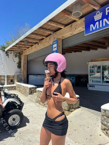 Full leaked Roxanarosuu page private photo
