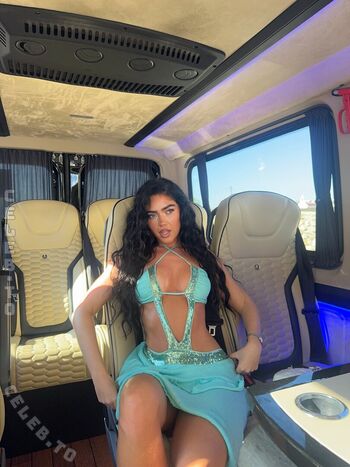 Full leaked Roxanarosuu private photo