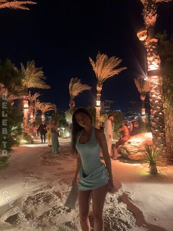 Full leaked Roxanarosuu private photo