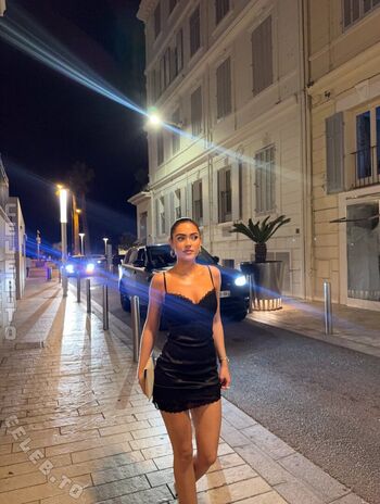Full leaked Roxanarosuu page private photo