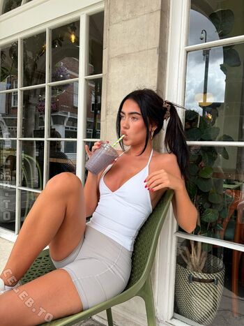 Full leaked Roxanarosuu page private photo