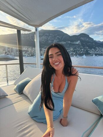 Full leaked Roxanarosuu private photo