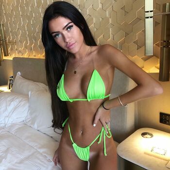 Full leaked Roxanarosuu private photo