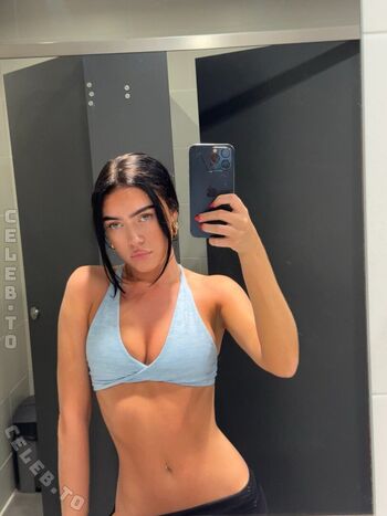 Full leaked Roxanarosuu private photo
