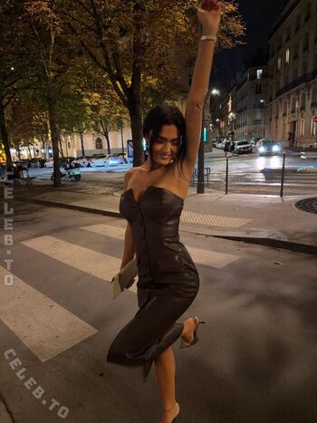 Full leaked Roxanarosuu private photo