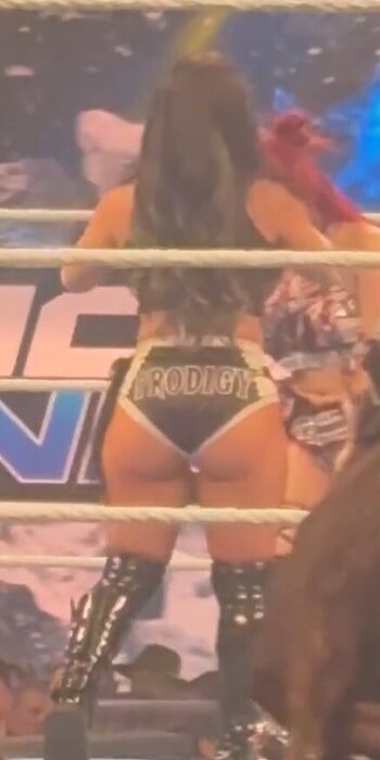 Roxanne Perez/Rok-C - WWE NXT