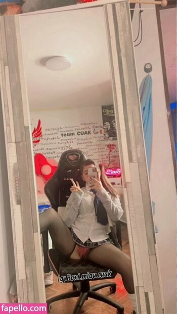 Full leaked Roxi cat private photo