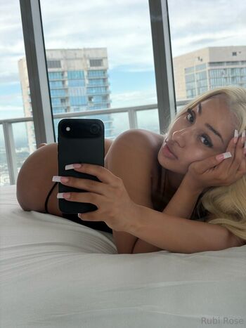 Full leaked Rubixrose private photo