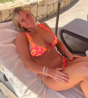 Full leaked Rubynevins private photo