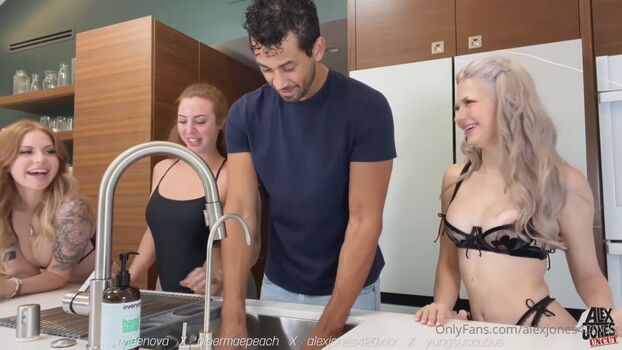 Full leaked Rylee nova page private onlyfans photo