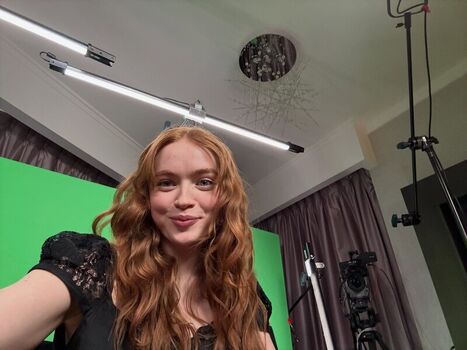 Full leaked Sadie sink private photo