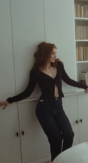 Full leaked Sadie sink page private photo