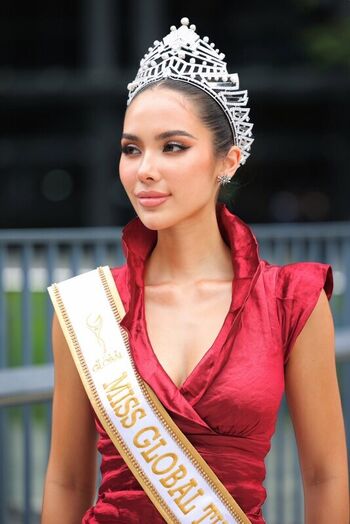 Saffron Maya Snook