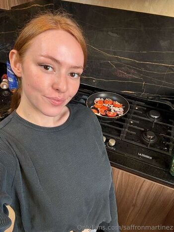 Full leaked Saffronmartinez private photo