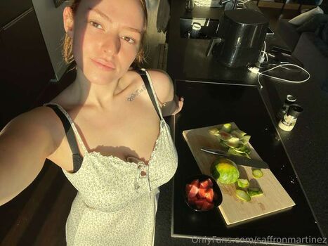 Full leaked Saffronmartinez private photo