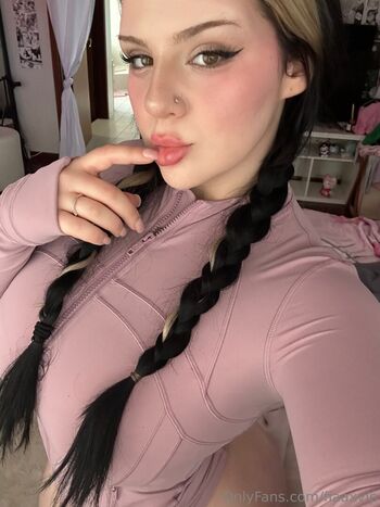 Full leaked Safiyaax private photo