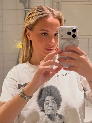 Full leaked Sagafrost page private photo