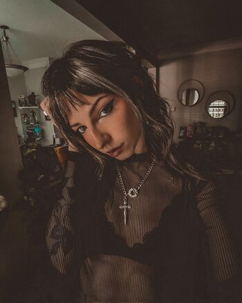 Full leaked Sailorbeeee private photo