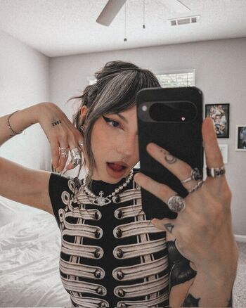 Full leaked Sailorbeeee private photo