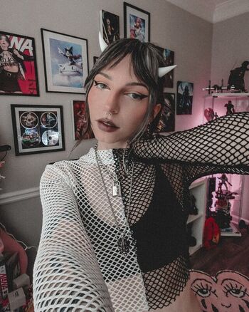Full leaked Sailorbeeee private photo