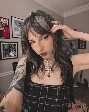 Full leaked Sailorbeeee private photo