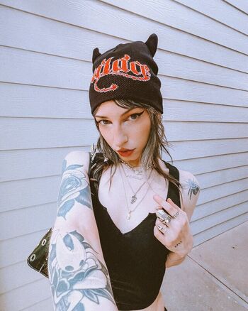 Full leaked Sailorbeeee private photo